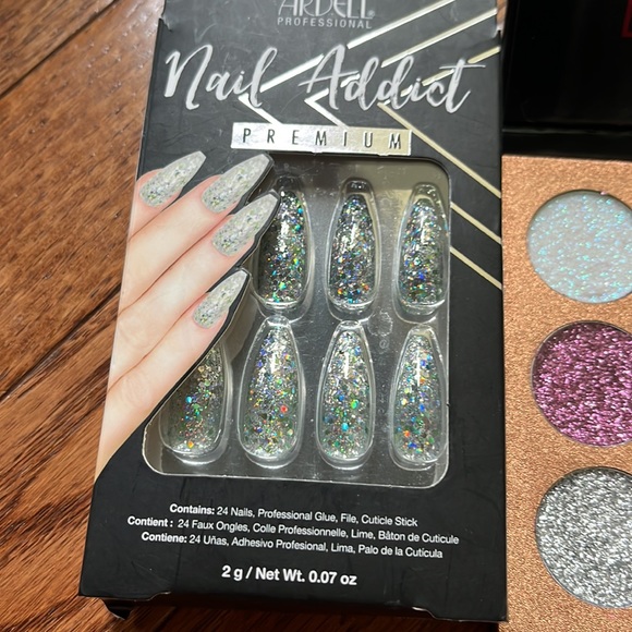 NWT! Make up set and Nails Sets x2 - Picture 3 of 5